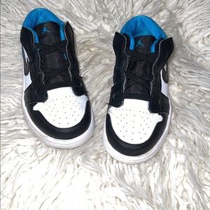 Blue,Black & White Nike sneakers 💙